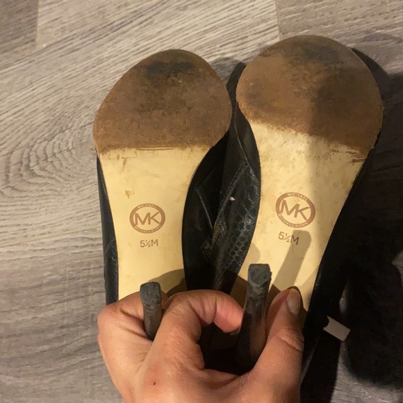 Michael kors booties - Picture 6 of 6